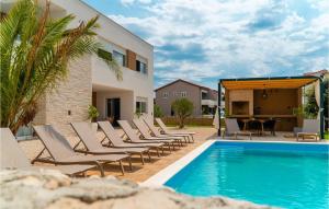 Pet Friendly Home In Mandre