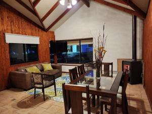 Pucón casa con piscina 6 personas