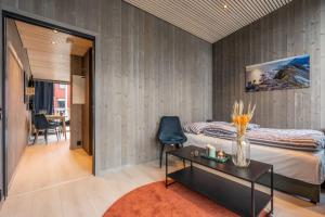 Modern apartment by the sea in Henningsvær