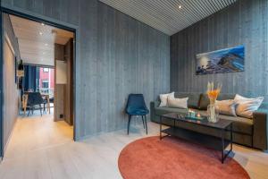 Modern apartment by the sea in Henningsvær