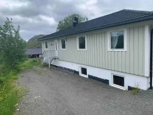 Leilighet med balkong og havutsikt på Napp. - Napp