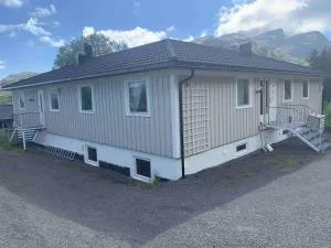 Big house in amazing Napp, Lofoten - Vikten