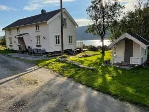 Vettingstua, beautiful house down by the sea. - Vitting