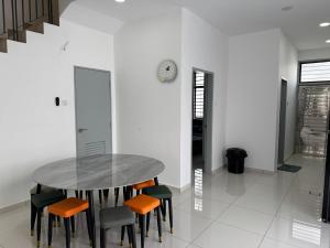 Austin JB Gather Corner Lot 15pax,Tebrau, Ikea