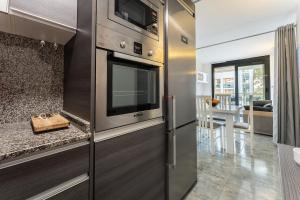 Salou-Modern-Pool-5playa-2room-PortAvntura-AC13