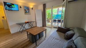 Fiori Di Cala Rossa, Établissement CARDOGA Piscine, Mer & Montagne