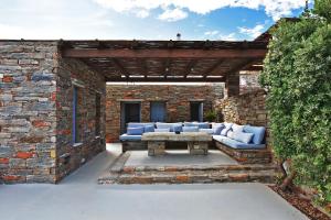 Luxury villa Jomar with a swimming pool and sea view, in the area of Otzia