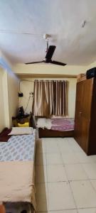 Cozy room in versova