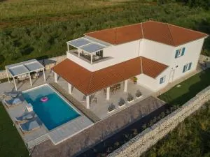 Villa Corsa - luxury villa in Istria - Puntera