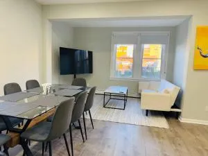 Modern Family Getaway to NYC - Passaic