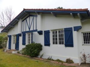 Villa LA TEIGNOUSE entre lac et océan terrasse et jardinet pour 6 personnes