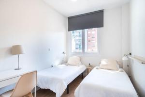 Comfortable Apartment for Groups next to Sagrada Familia, Barcelona