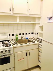 Stylish Montreal Apartment Comfortable Stay in the Golden Square Mile