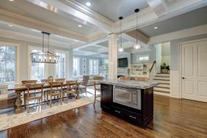 New Listing 5 BR Luxury Beach Home w Private Pool Three Master Suites Granite Free Pool Heat