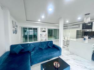 The Munique Cliff House Chumphon - private jacuzzi with beach views