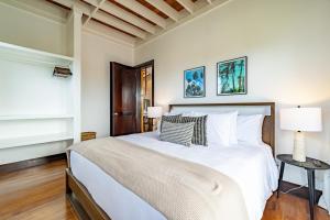 Vista de Azul and The Pool Club at Mahogany Bay