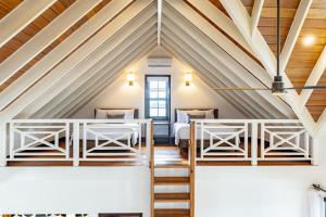 Vista de Azul and The Pool Club at Mahogany Bay