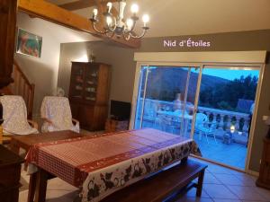 Maisons de vacances Maison de charme a Saint-Gery avec piscine partagee : photos des chambres