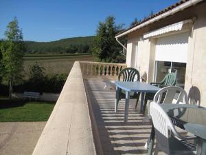 Maisons de vacances Maison de charme a Saint-Gery avec piscine partagee : photos des chambres