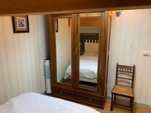 Maisons de vacances Maison charmante avec vue sur la montagne a Saint-Gery + Piscine : photos des chambres
