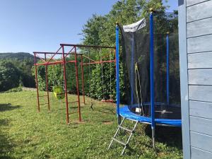 Maisons de vacances Maison charmante avec vue sur la montagne a Saint-Gery + Piscine : photos des chambres