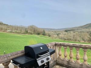 Maisons de vacances Maison charmante avec vue sur la montagne a Saint-Gery + Piscine : photos des chambres