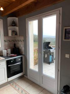 Maisons de vacances Maison charmante avec vue sur la montagne a Saint-Gery + Piscine : photos des chambres