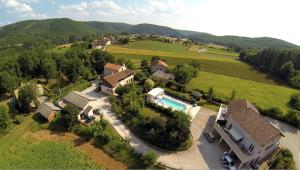 Maisons de vacances Maison charmante avec vue sur la montagne a Saint-Gery + Piscine : photos des chambres
