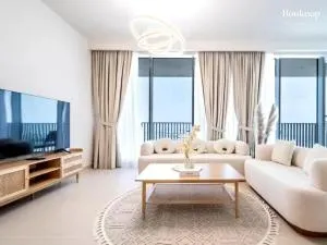 Lavish 3BR Apartment with Assistant Room in Habour Gate Tower - Dubai