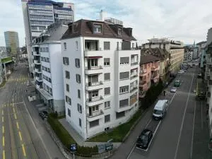 Downtown Dream 3,5BR with Balcony and Style BA32 - Zürich