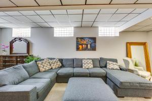 1 Mi to Dtwn Cozy Retreat in New Kensington!