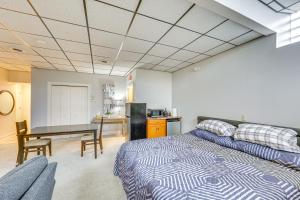 1 Mi to Dtwn Cozy Retreat in New Kensington!
