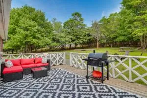 Community Pools and Hot Tub Albrightsville Cottage! - Effort