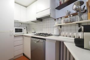 Contempora - Charming One-Bedroom Retreat Steps from City Life