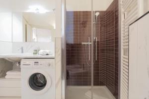 Contempora - Charming One-Bedroom Retreat Steps from City Life