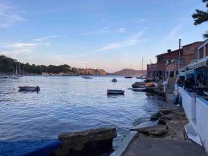 Maisons de vacances Maison toute renovee - Jardin - Plages a 1km : photos des chambres