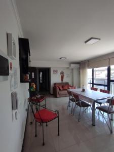Excelente departamento moderno con pileta