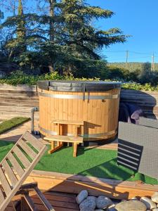 B&B / Chambres d'hotes DOMAINE DU SIESTOU WINE RESORT & spa : photos des chambres