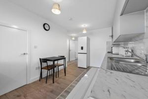 Urban Comfort Stylish 3br 2bath With Free Parking