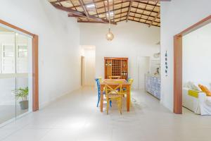 GB115 Linda Casa 4 suítes a 250m da praia - Guarajuba