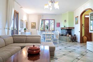 Villa Frande - Con Ampia Piscina E Campo Da Gioco Privato