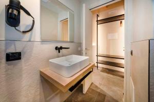 Italianflat - Veronas River, FREE PARKING for car & bike, nature, relax