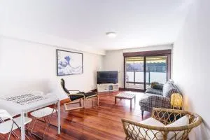 CASA DAMATXO - De Luxe, Terracita, Espacioso, Ideal familia y parejas & 1 minuto a la Playa - Zarautz