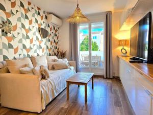 Les Lavandes - à 5min de la mer à pieds , avec balcon et parking - BY AURAconciergerie