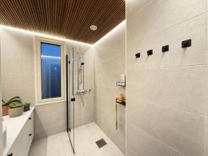 101 m2 Bright four-room apartment near the city center