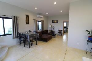 Casa Nirvana - Hillside Retreat