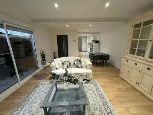 Apt Neuf - 1 Chambre Stade de France - 圣但尼