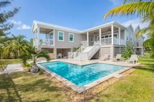 Aquaria House -Pool & Boat Dock - Summerland Key