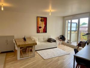 Beautiful modern apartment near Paris