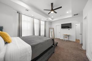 Luxury Home Near Med Center, Uptown & Downtown